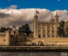 Лондонский Тауэр, является исторический замок, расположенный на северном берегу реки Темзы в центре Лондона